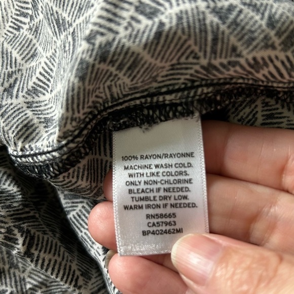 BP black/White button down blouse crop top size L - Picture 3 of 6